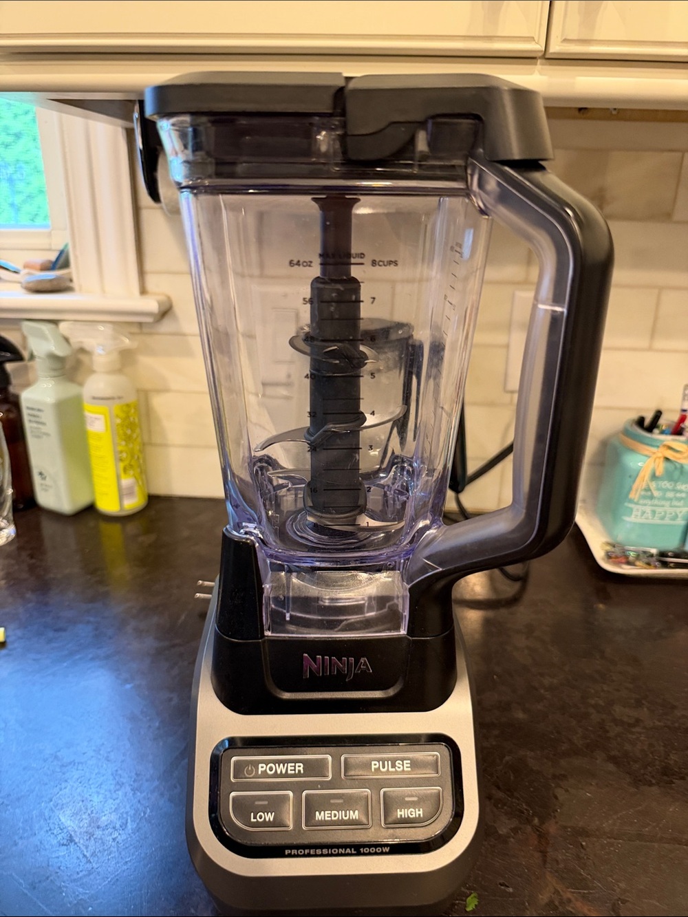 Ninja Countertop Blender with Built-In Blade Assembly. Model BL610